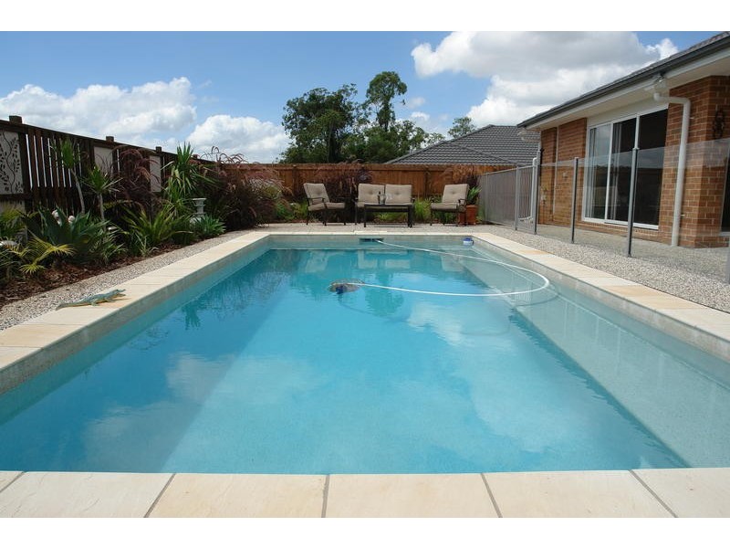 4 Kauri Pine Close, Moggill QLD 4070